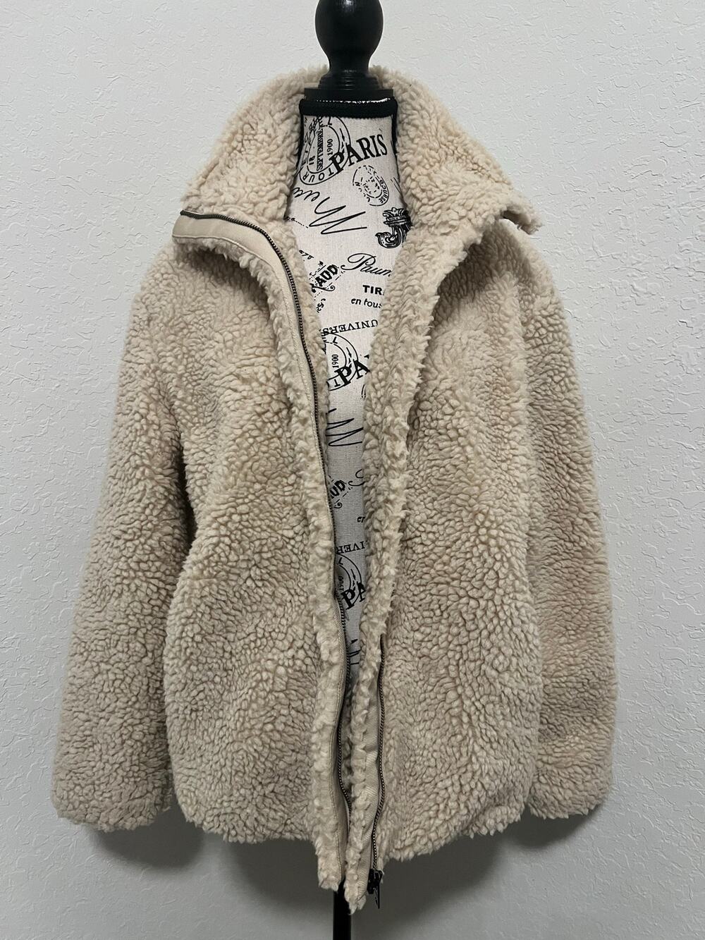 Aéropostale Solid Fuzzy Fleece Jacket Size Small Oversized Collar Pockets